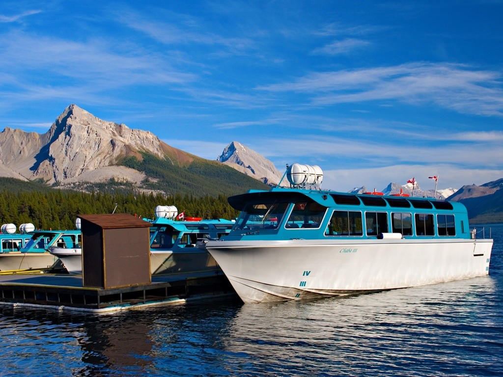Jasper: Spirit Island Boat Tour - 1.5 hours
