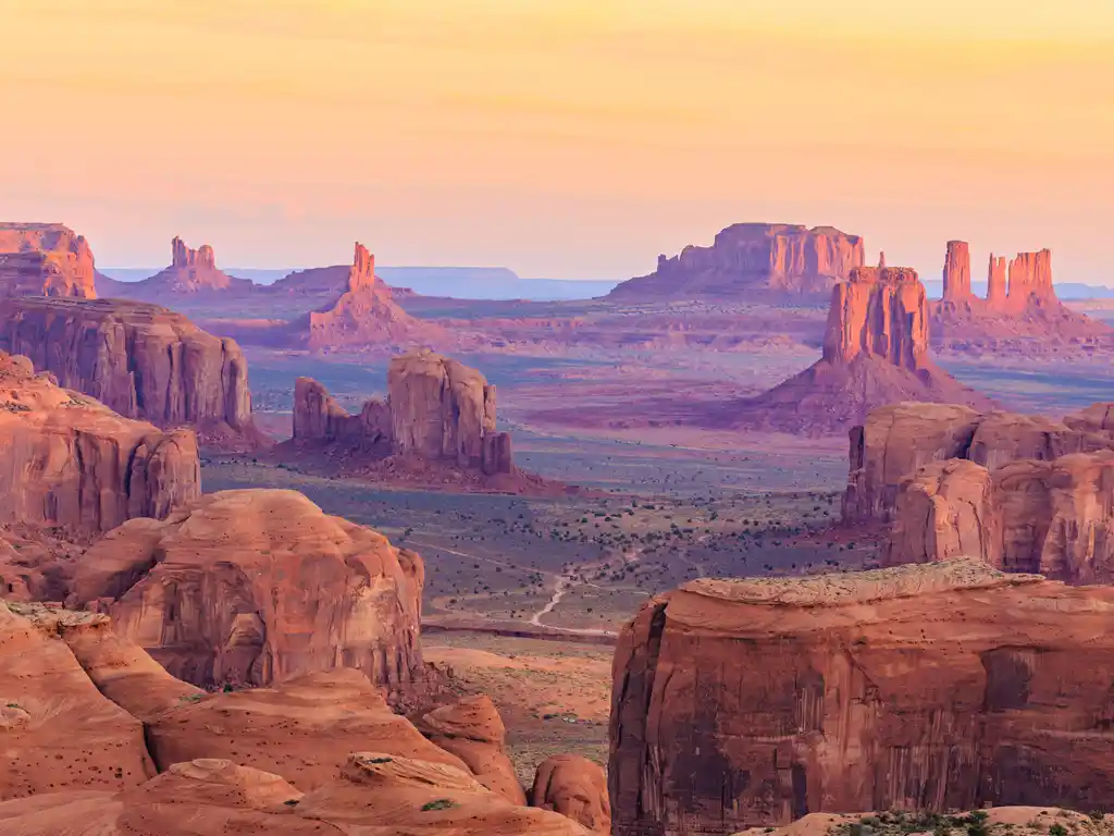 Monument Valley scenic photo