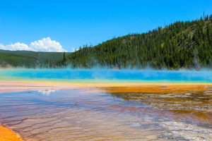 grand prismatic spring yellowstone national park